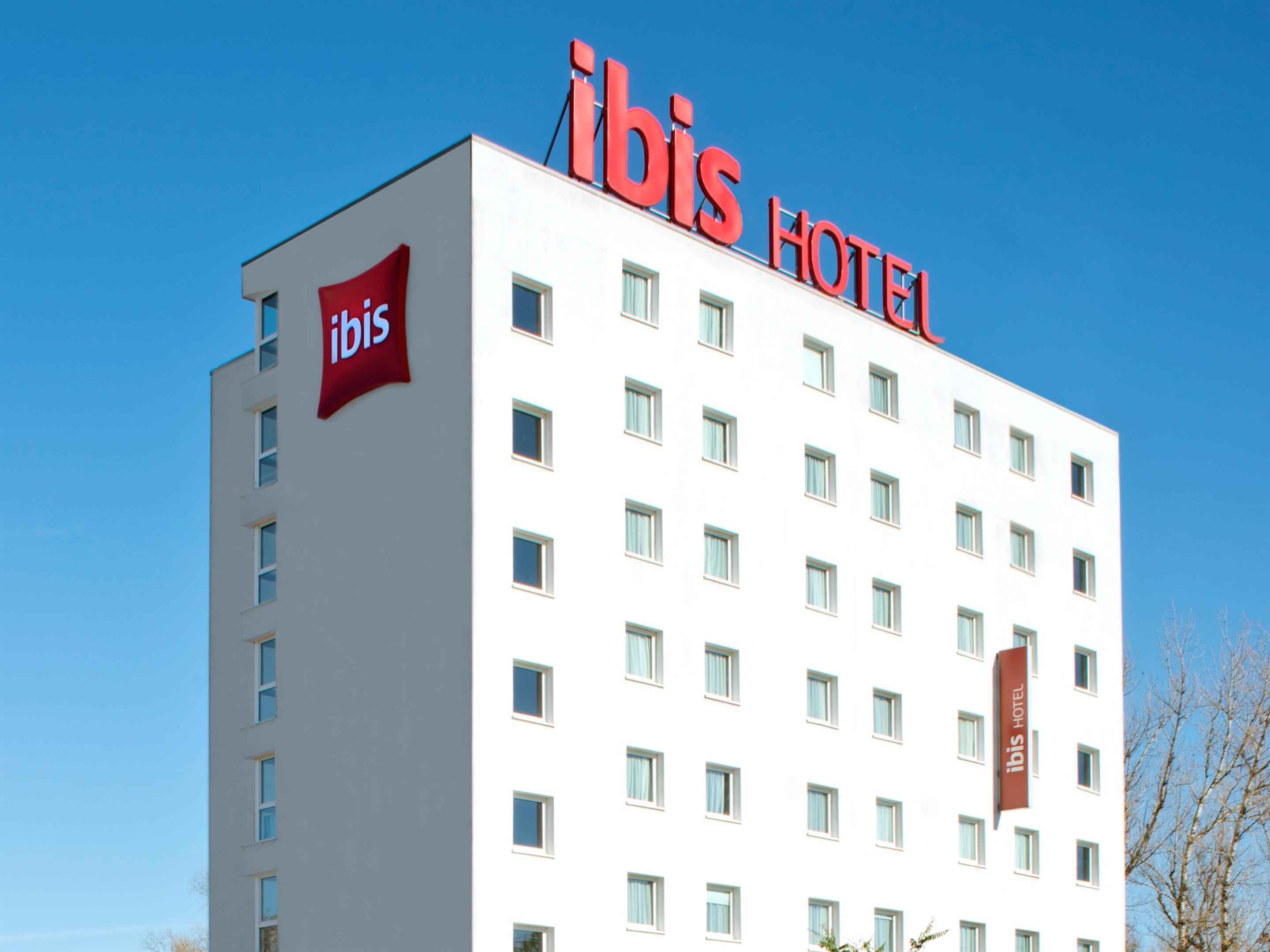 Hotel Ibis Warszawa Ostrobramska Esterno foto