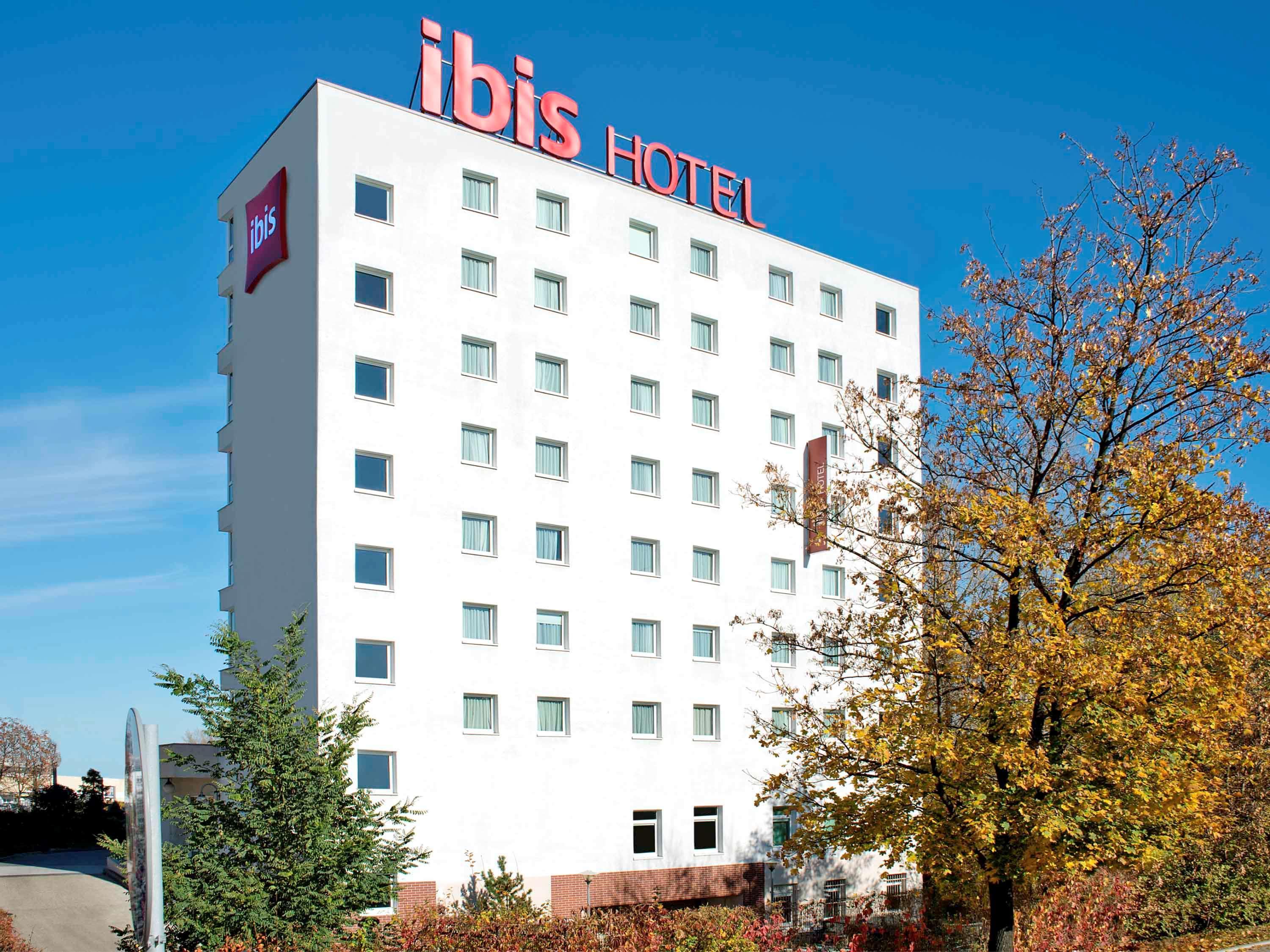 Hotel Ibis Warszawa Ostrobramska Esterno foto